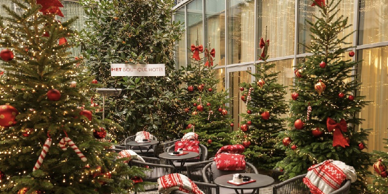 Jak wybrać rozmiar choinki sztucznej - przewodnik po wysokościach